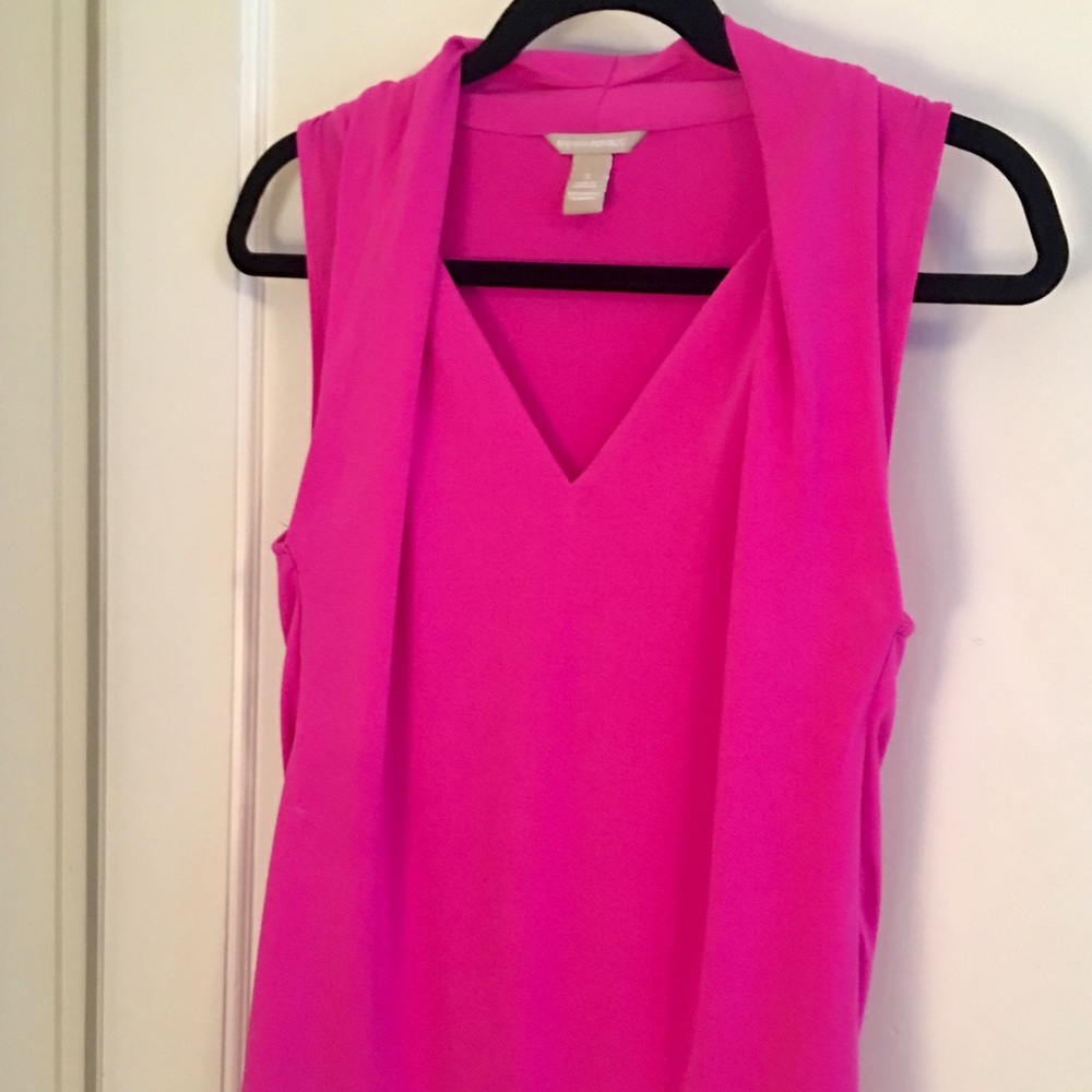 Hot pink Banana Republic top 🎀